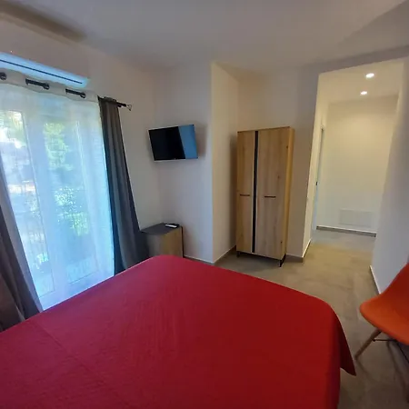 Holidays Πανσιόν Cefalù