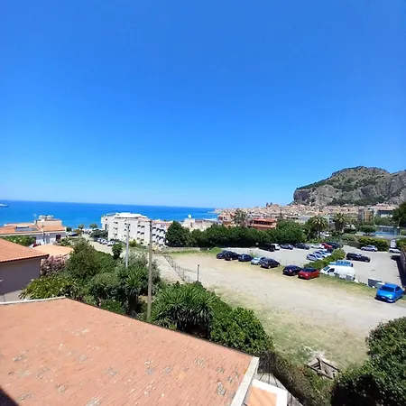 Πανσιόν Holidays 4*