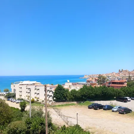 Πανσιόν Holidays