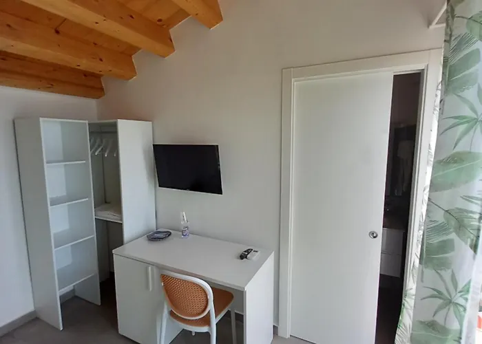 Πανσιόν Holidays