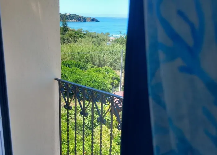 Πανσιόν Holidays 4*