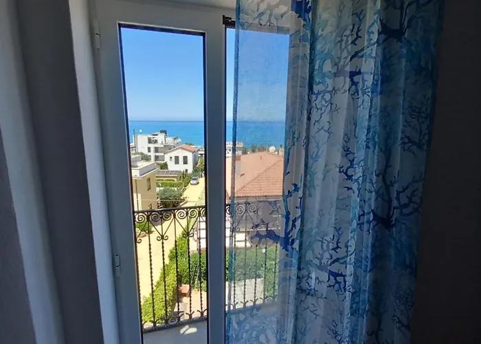 Holidays Πανσιόν Cefalù