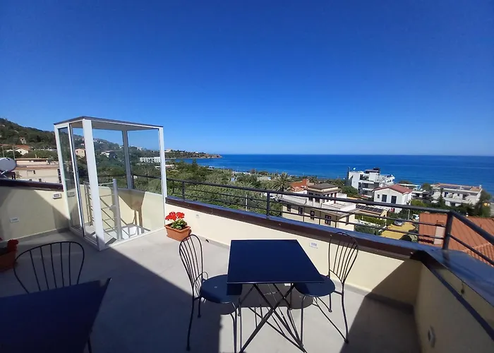 Holidays Πανσιόν