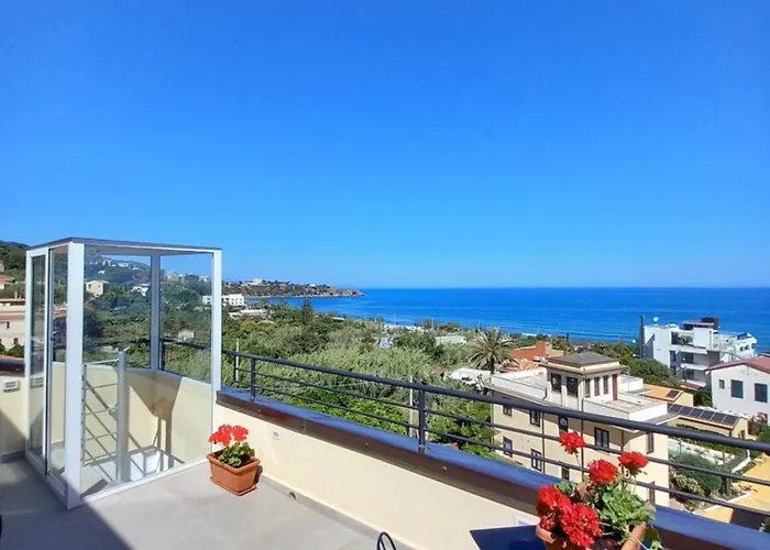 Holidays Πανσιόν Cefalù