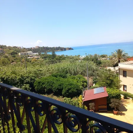 Holidays 4*