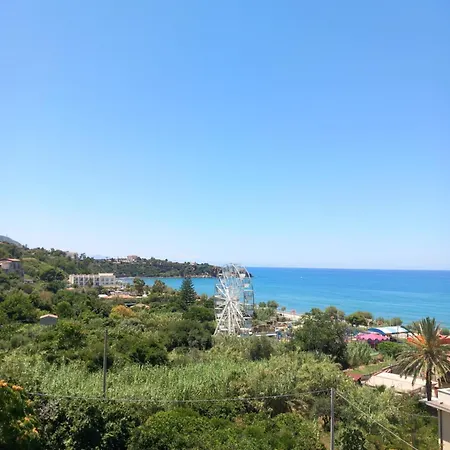 Holidays بيت ضيافة تْشيفالو