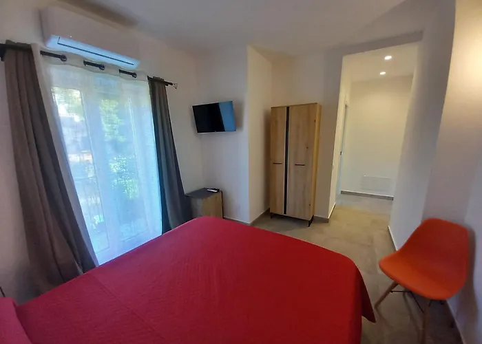 Holidays בית הארחה צ'פאלו